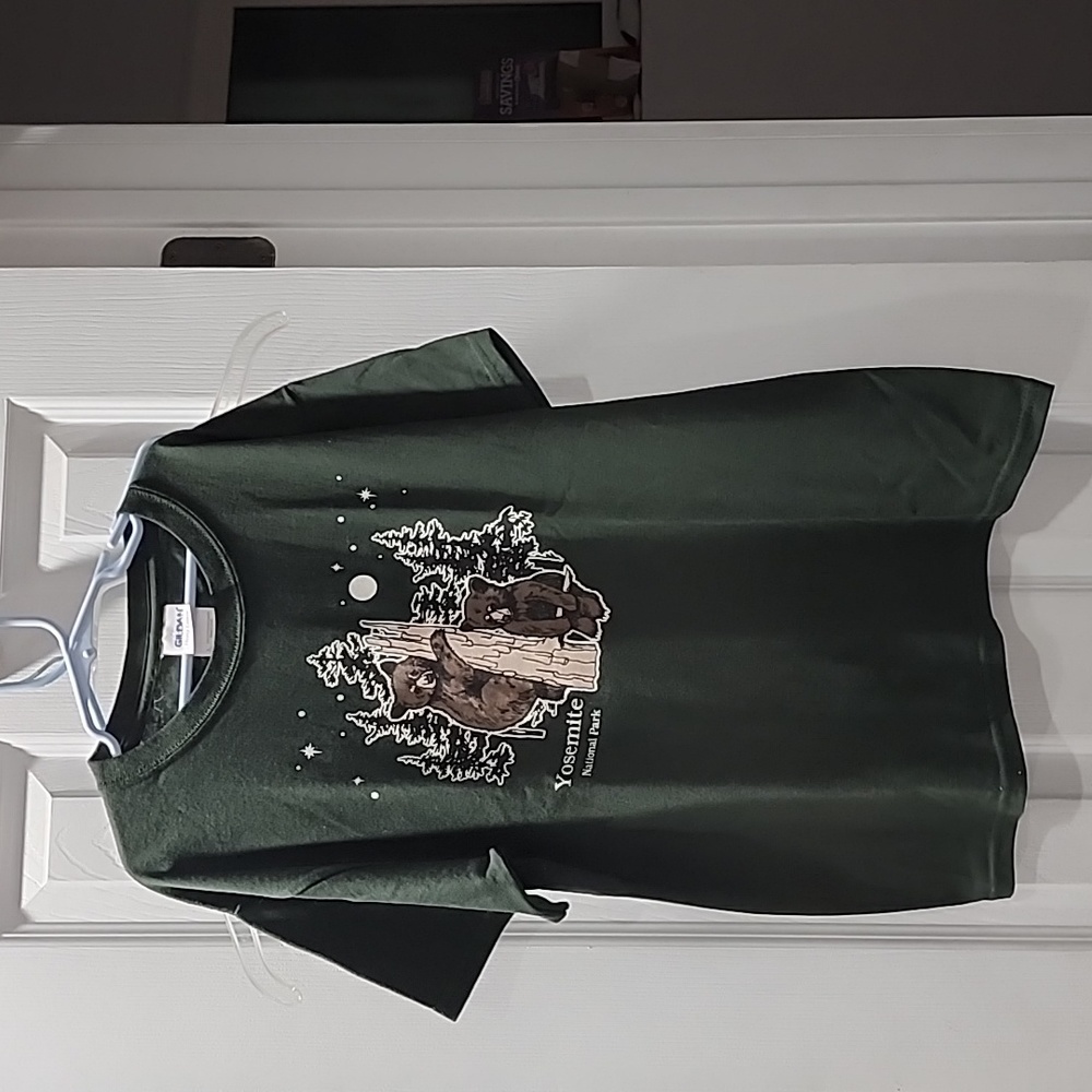 Gildan unisex Yosemite National Park shirt size L